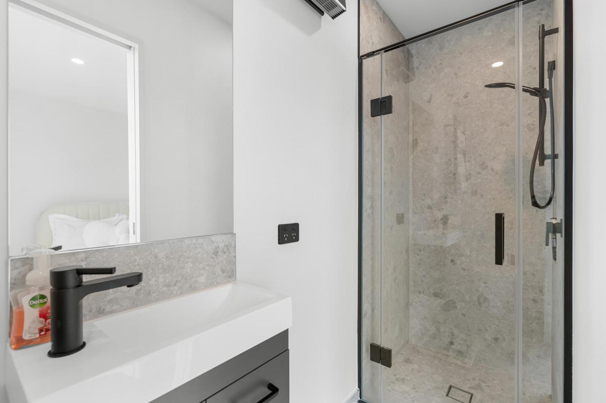 Modern Luxury Suite Near Cbd 3Bed 2Bath Christchurch Exteriör bild